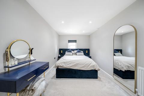 undefined, Balmoral House, 1 Hadleigh Grove, Coulsdon, CR5