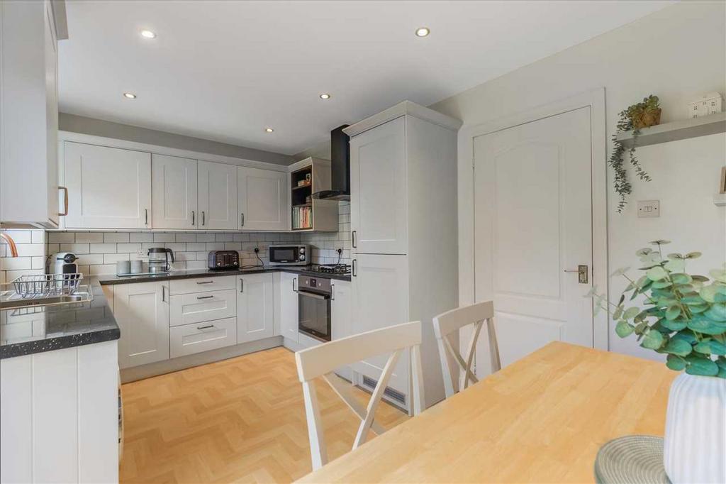 Kitchen Dining (2)