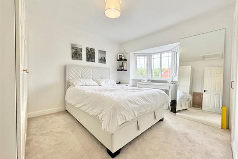 2 bedroom mews for sale, Holmeswood Close, WILMSLOW
