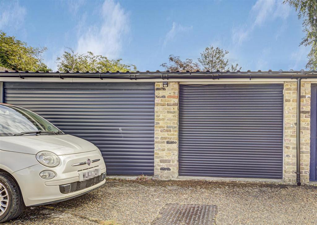 Garage 1.jpg