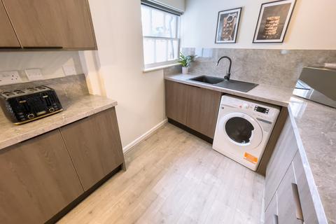undefined, Clarence Street, L3 5TN,