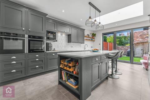 undefined, Hawthorn Road, Hale, Altrincham, Greater Manchester, WA15