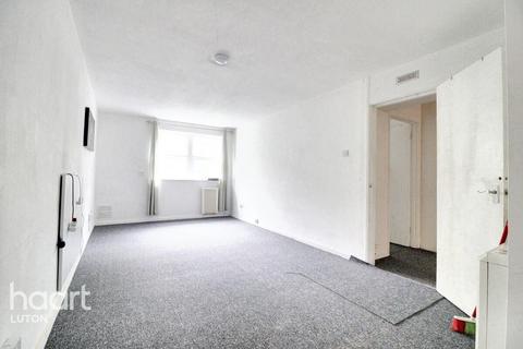 2 bedroom apartment for sale, Downs Road, Luton