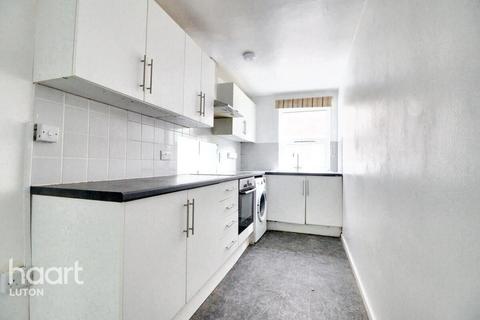 2 bedroom apartment for sale, Downs Road, Luton