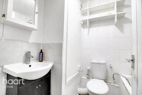 2 bedroom apartment for sale, Downs Road, Luton