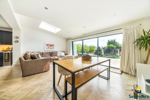 undefined, Sheepfold Road, Surrey GU2