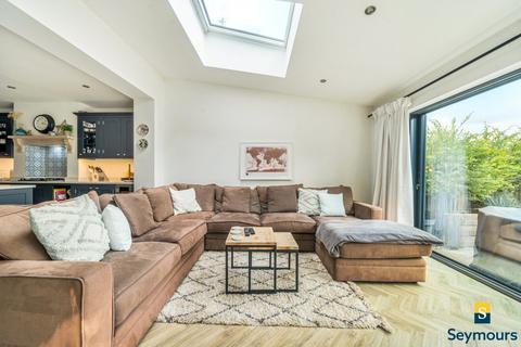 undefined, Sheepfold Road, Surrey GU2