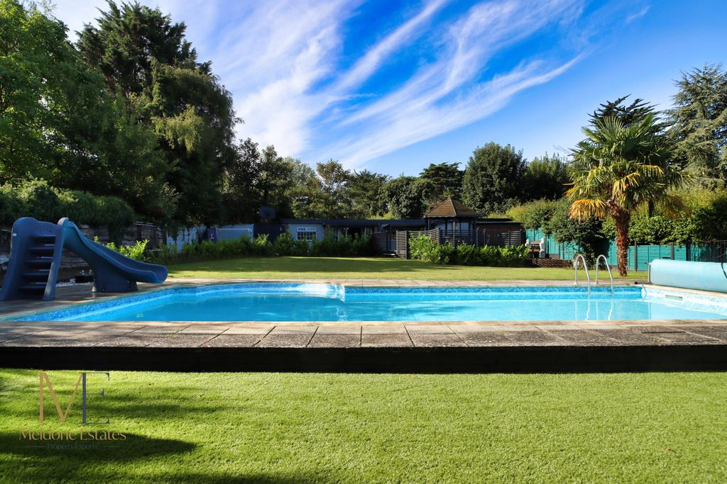 Out door Pool