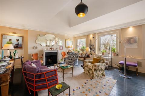 3 bedroom apartment for sale, Gloucester Gate, Regents Park, NW1