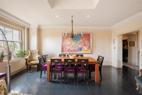 3 bedroom apartment for sale, Gloucester Gate, Regents Park, NW1