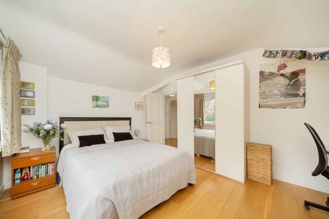 2 bedroom flat for sale, Avenue Road, London N6