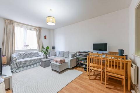 1 bedroom flat for sale, Skyline Plaza Building, Commercial Road, Aldgate, London, E1