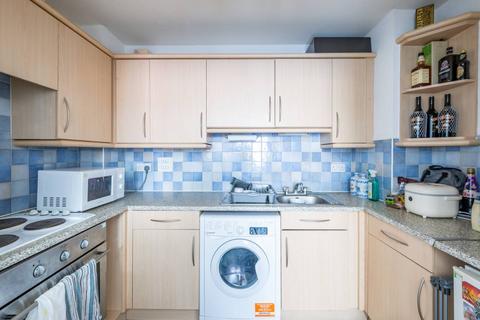 1 bedroom flat for sale, Skyline Plaza Building, Commercial Road, Aldgate, London, E1