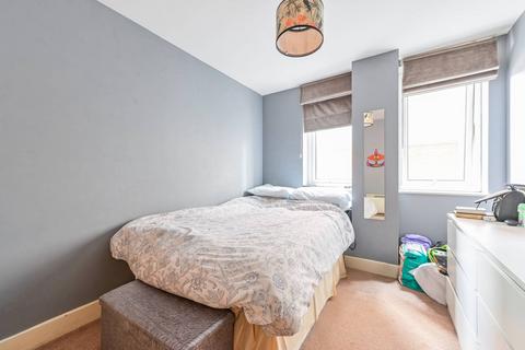 1 bedroom flat for sale, Skyline Plaza Building, Commercial Road, Aldgate, London, E1