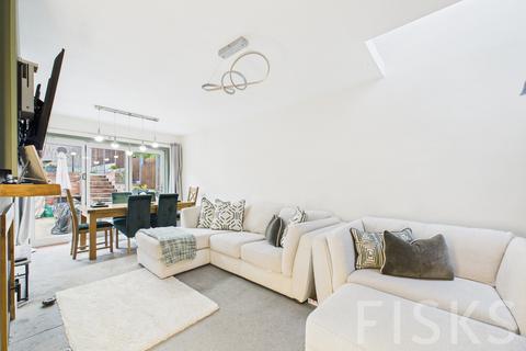 2 bedroom bungalow for sale, Karen Close, Benfleet, SS7
