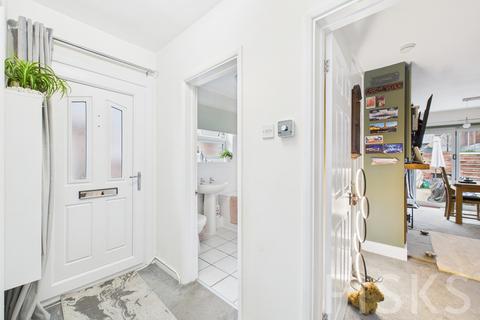 2 bedroom bungalow for sale, Karen Close, Benfleet, SS7