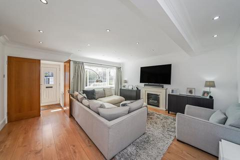 14 Rowland Crescent, Chigwell, IG7 6HU