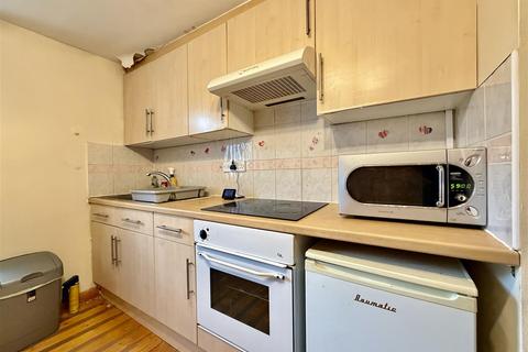 1 bedroom apartment to rent, 25 Cross Lances Road, Hounslow TW3