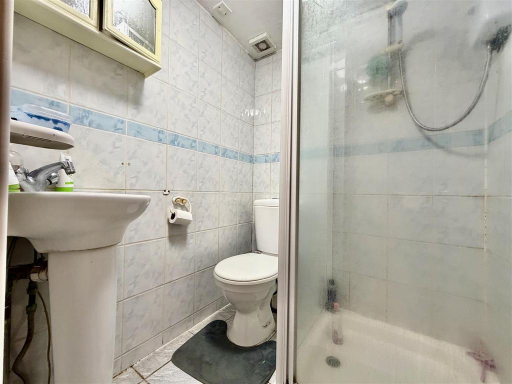 Shower Room/ WC