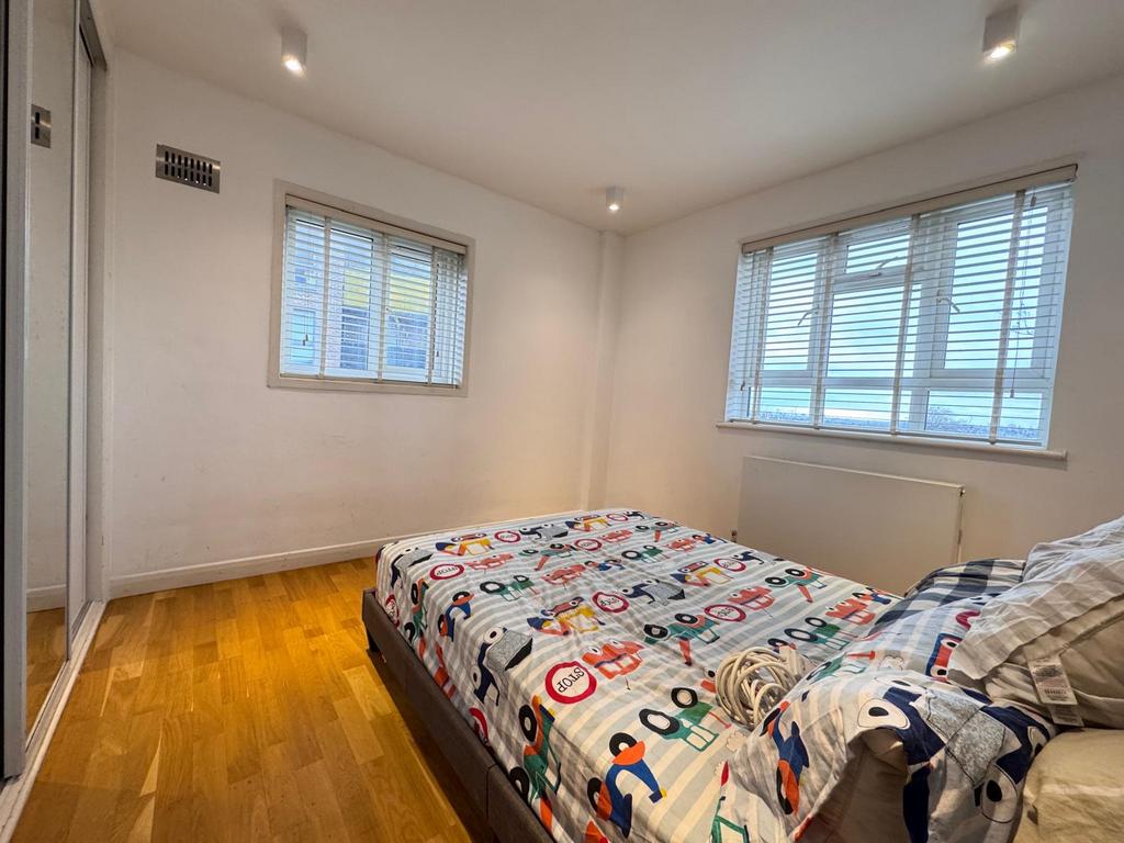 3 Bed for sale, Buy in Lonond, NW11 -...