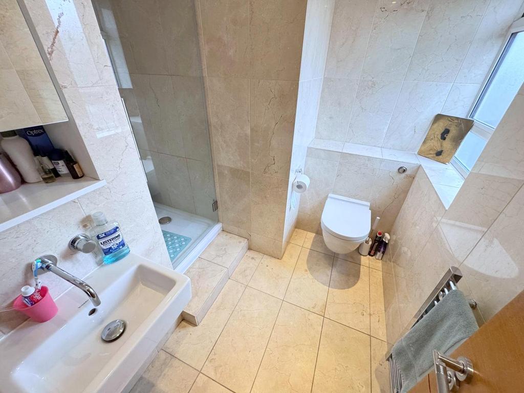 3 Bed for sale, Buy in Lonond, NW11 -...