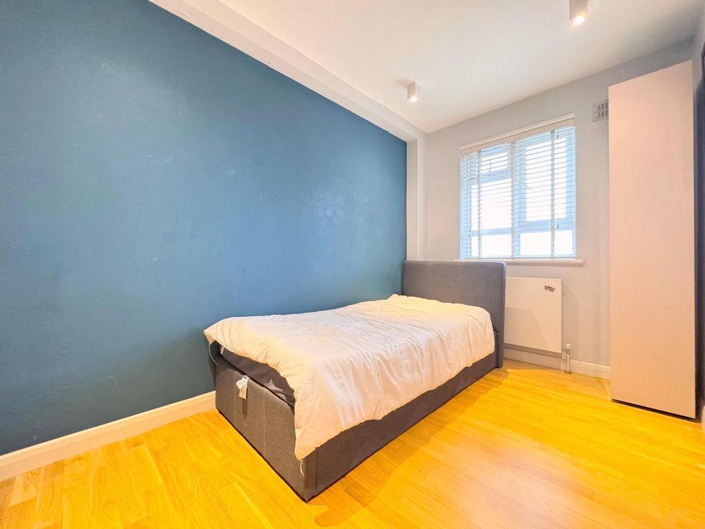 3 Bed for sale, Buy in Lonond, NW11 -...