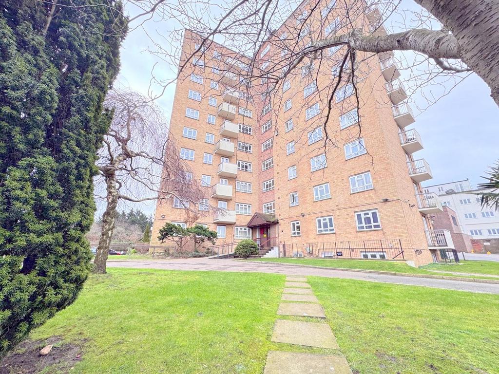3 Bed for sale, Buy in Lonond, NW11 -...