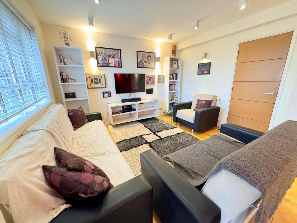 3 Bed for sale, Buy in Lonond, NW11 -...