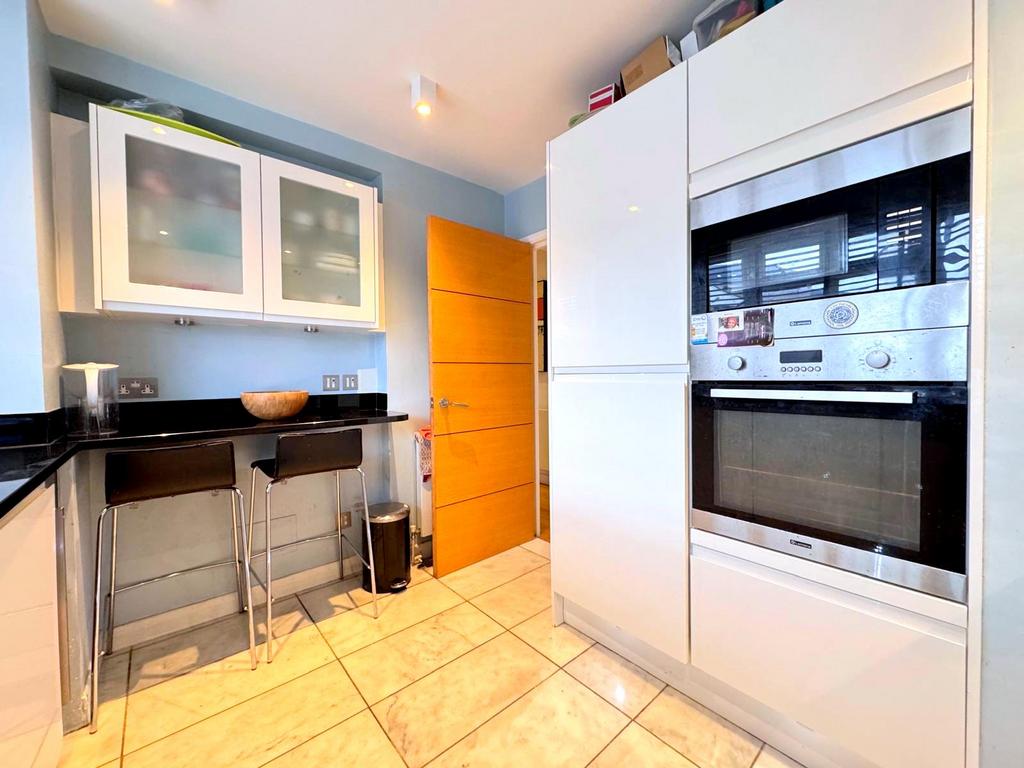 3 Bed for sale, Buy in Lonond, NW11 -...