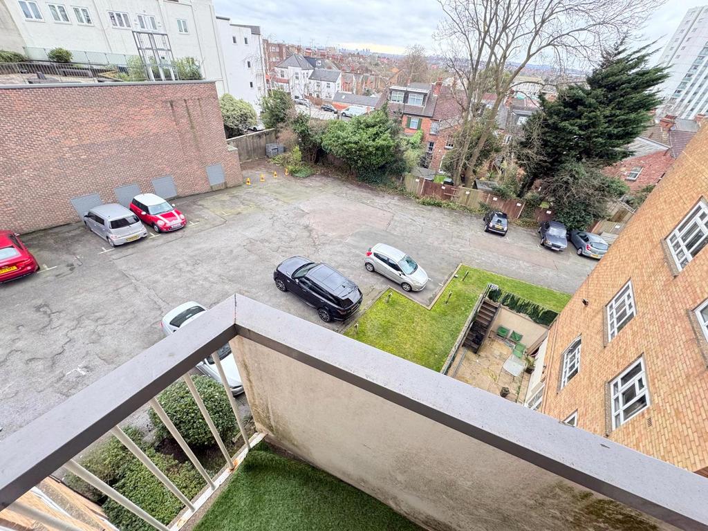 3 Bed for sale, Buy in Lonond, NW11 -...