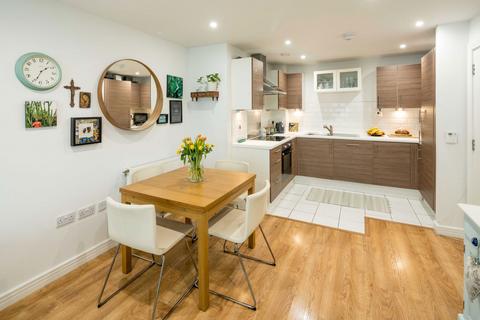 2 bedroom flat for sale, Waterside Way, London N17