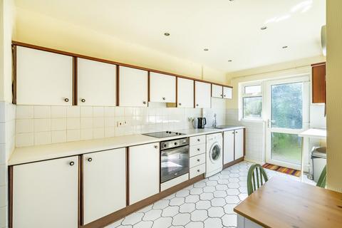3 bedroom townhouse for sale, Barkston Avenue, York