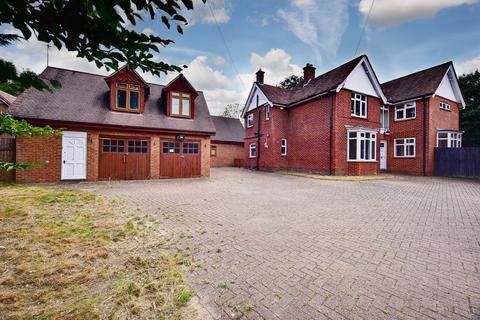 4 bedroom detached house for sale, Castle Way, Leybourne, ME19