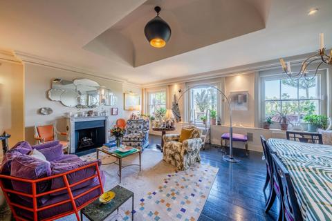 3 bedroom flat for sale, Gloucester Gate, Regent's Park, London