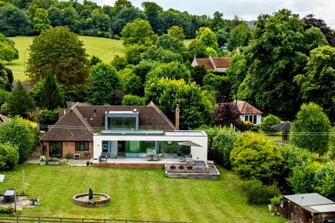 5 bedroom detached house for sale, Ellesborough Road, Little Kimble, Buckinghamshire, HP17