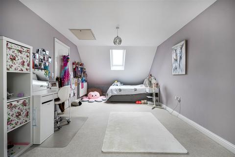 17 Leventon Place, Hilperton, Trowbridge, BA14 7US