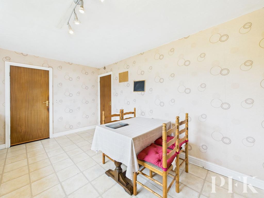 Kitchen/Dining