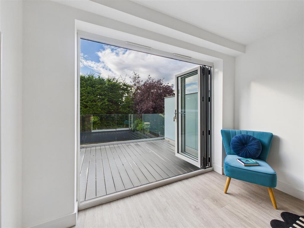 CAM05476 G0-PR0042-STILL018.jpg