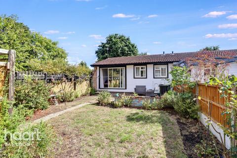 2 bedroom bungalow for sale, Holgate, Basildon - CALLING ALL CASH BUYERS!