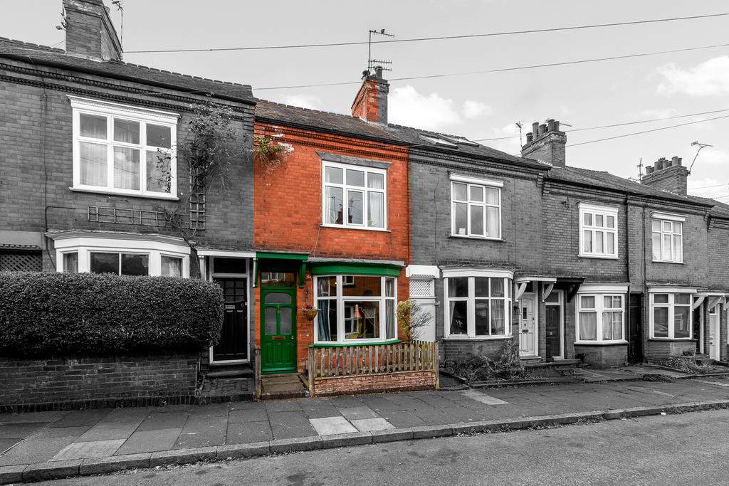 8, Thurlow Road, Leicester, LE2 1 YE