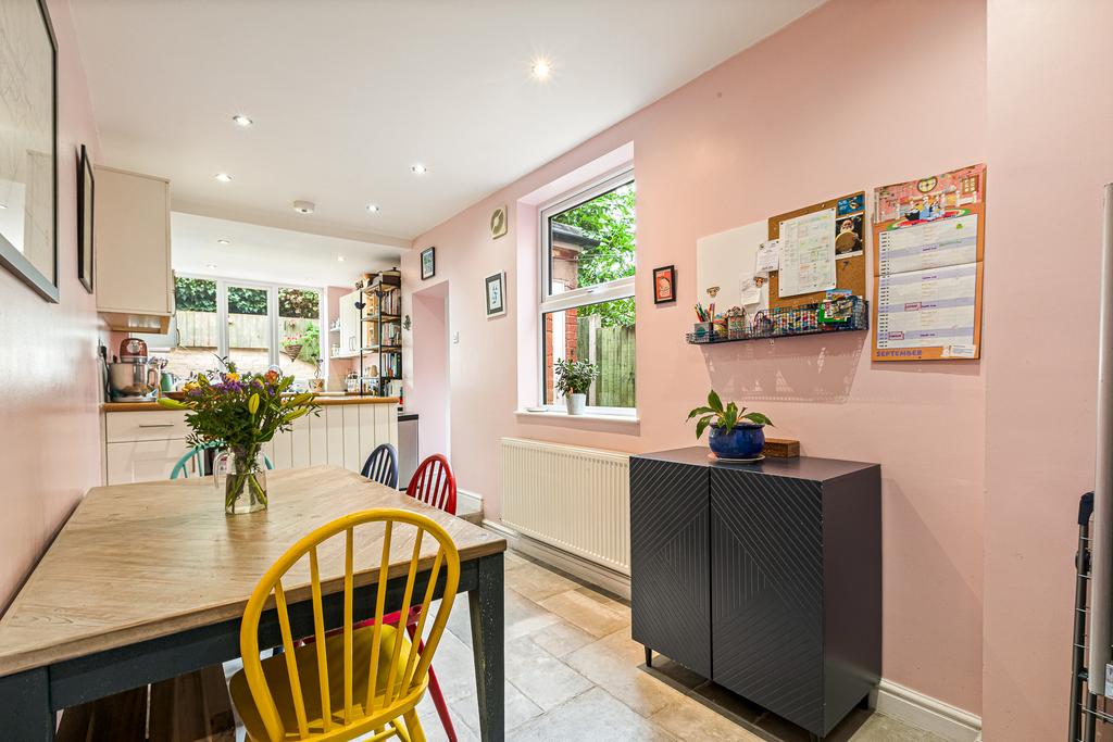 8, Thurlow Road, Leicester, LE2 1 YE