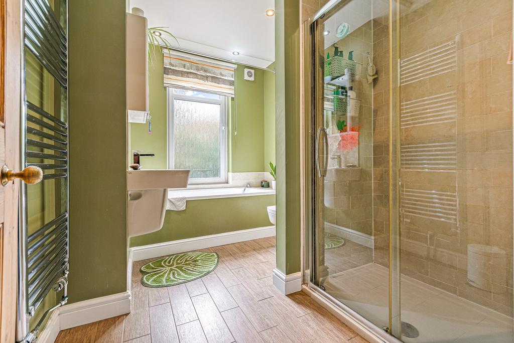 8, Thurlow Road, Leicester, LE2 1 YE