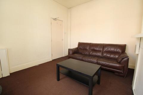 1 bedroom terraced house to rent, (1 BED) Beeston Road , Nottingham NG7