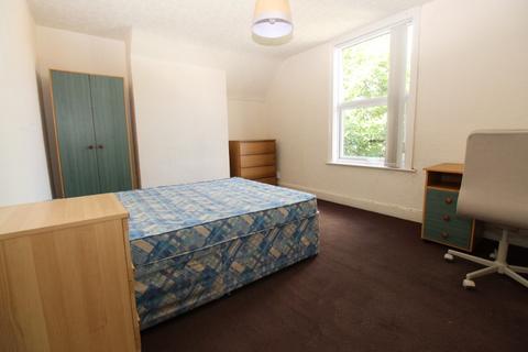 1 bedroom terraced house to rent, (1 BED) Beeston Road , Nottingham NG7