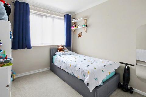 2 bedroom apartment for sale, COPPERFIELD COURT, LEATHERHEAD, KT22