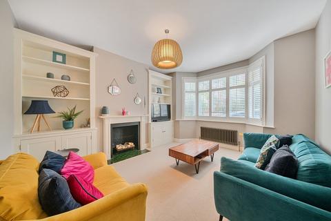 114 Sutherland Grove, London, SW18 5QW