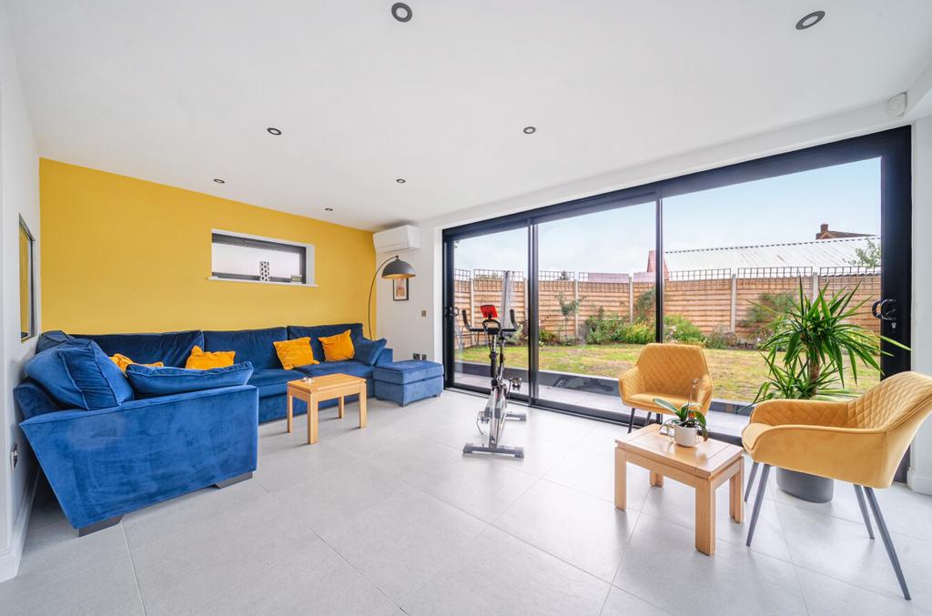 1348599-29-68b71a...