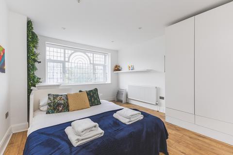 undefined, Clarendon Road, London W5