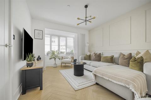 62 Glamorgan Green, Llandarcy, Neath, SA10 6FB
