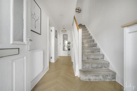 62 Glamorgan Green, Llandarcy, Neath, SA10 6FB